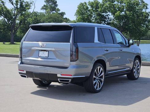 New 2026 Cadillac Escalade Luxury w/ Touring Package AWD/4WD image 4