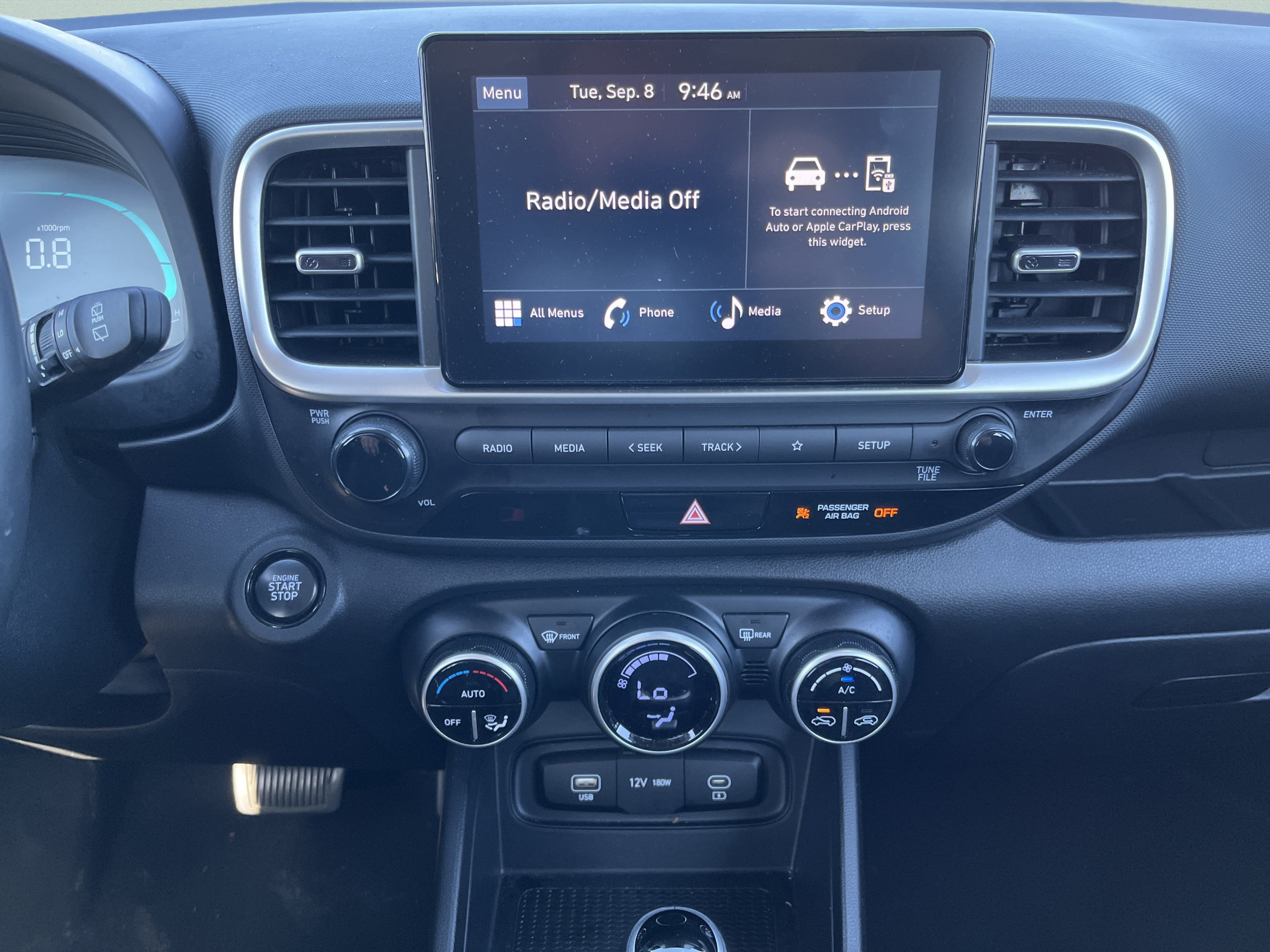 Used 2025 Hyundai Venue SEL FWD image 27