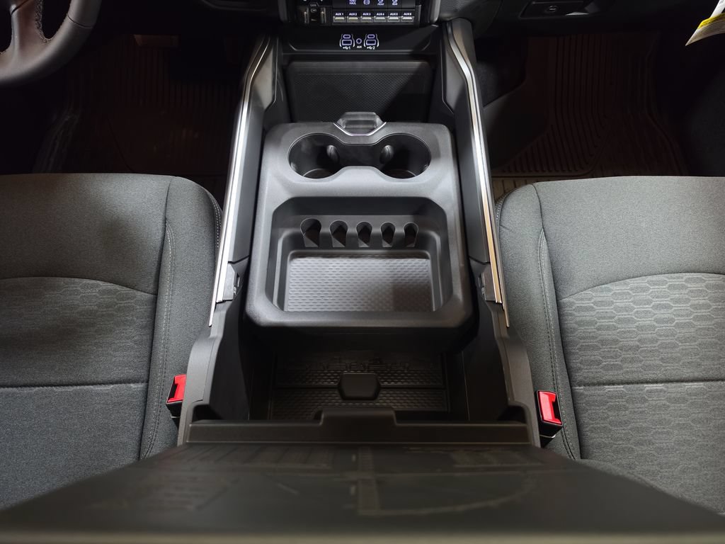 New 2027 RAM 3500 Big Horn AWD/4WD image 17