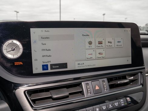 Used 2025 Lexus ES 350 Ultra Luxury image 15