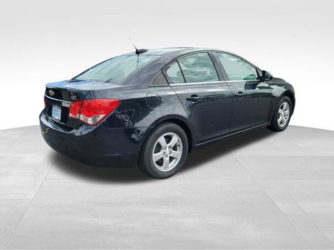 Used 2016 Chevrolet Cruze LT FWD image 4