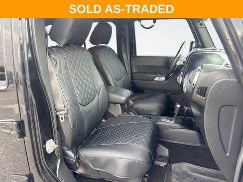 Used 2016 Jeep Wrangler Unlimited Sahara w/ Connectivity Group AWD/4WD image 23