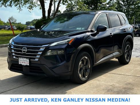 Certified 2025 Nissan Rogue SV AWD/4WD image 7