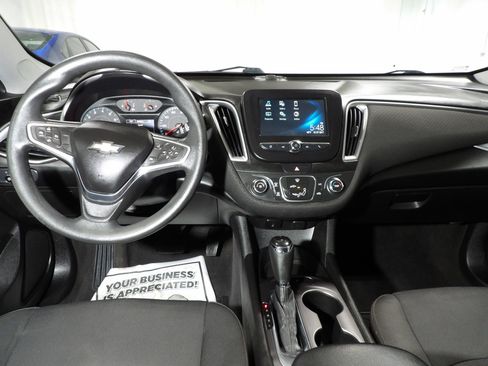 Used 2018 Chevrolet Malibu LS image 15