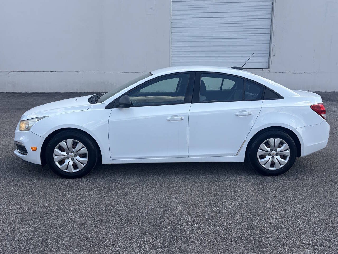 Used 2016 Chevrolet Cruze LS FWD image 8