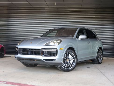 Certified 2022 Porsche Cayenne Turbo image 1
