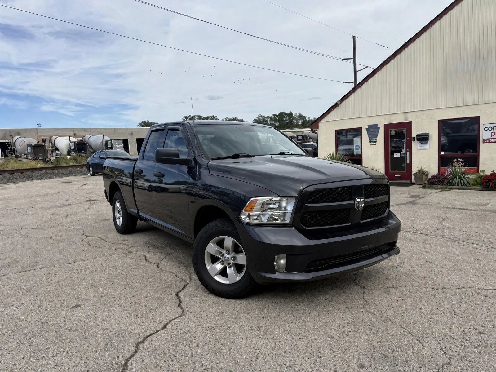 Used 2019 RAM 1500 Express AWD/4WD image 3