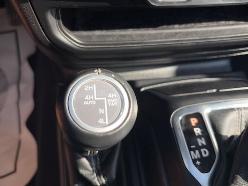 Used 2021 Jeep Wrangler Unlimited Sahara w/ Cold Weather Group AWD/4WD image 25