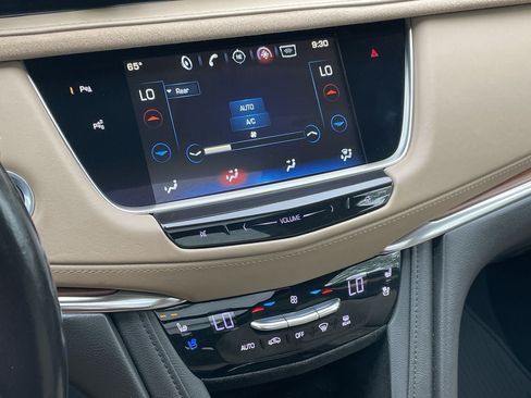 Used 2019 Cadillac XT5 Platinum AWD/4WD image 35