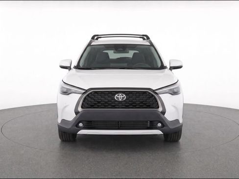 Used 2024 Toyota Corolla Cross XLE w/ Convenience Package AWD/4WD image 2