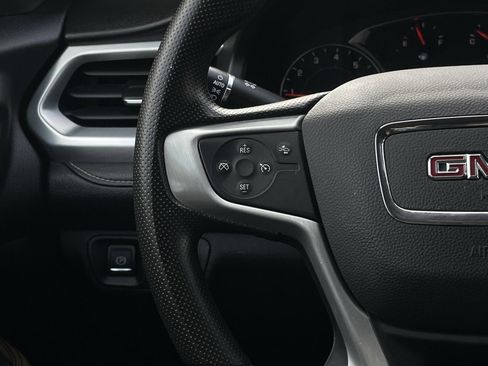 Certified 2023 GMC Acadia SLE w/ Driver Convenience Package image 13