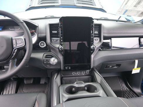 New 2026 RAM 1500 Laramie AWD/4WD image 23