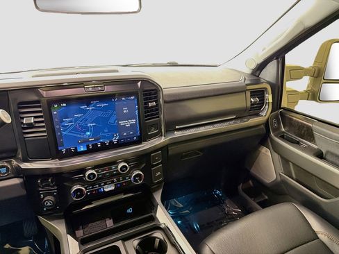 Used 2025 Ford F250 Lariat w/ Tremor Off-Road Package AWD/4WD image 24