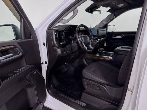 Used 2022 Chevrolet Silverado 1500 RST w/ Convenience Package II AWD/4WD image 3
