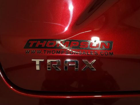 Certified 2025 Chevrolet Trax LT FWD image 33