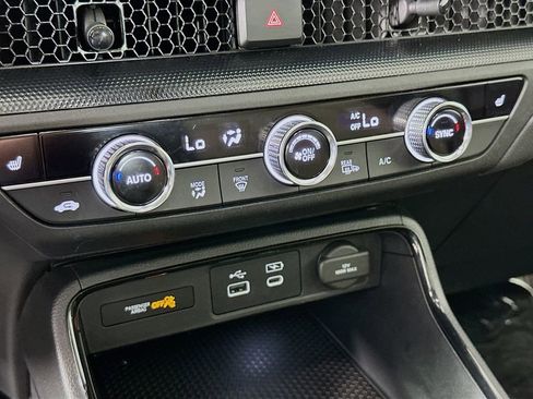 Used 2023 Honda CR-V EX image 16