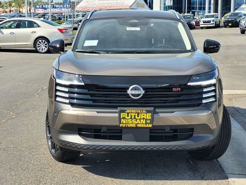 New 2026 Nissan Kicks SR image 2