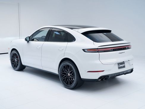 New 2026 Porsche Cayenne S image 3