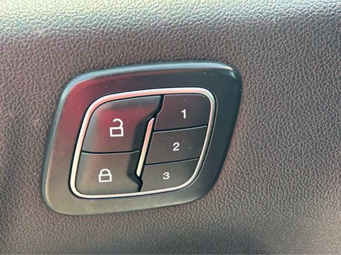 Used 2025 Ford Escape Platinum AWD/4WD image 17