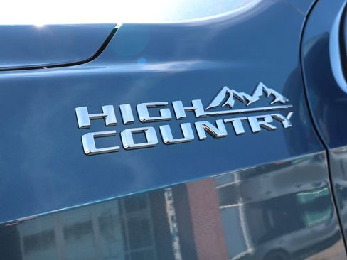 New 2026 Chevrolet Suburban High Country image 8