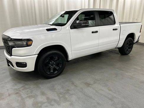 Used 2025 RAM 1500 Big Horn AWD/4WD image 2