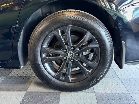 Used 2025 Toyota Sienna XSE AWD/4WD image 39