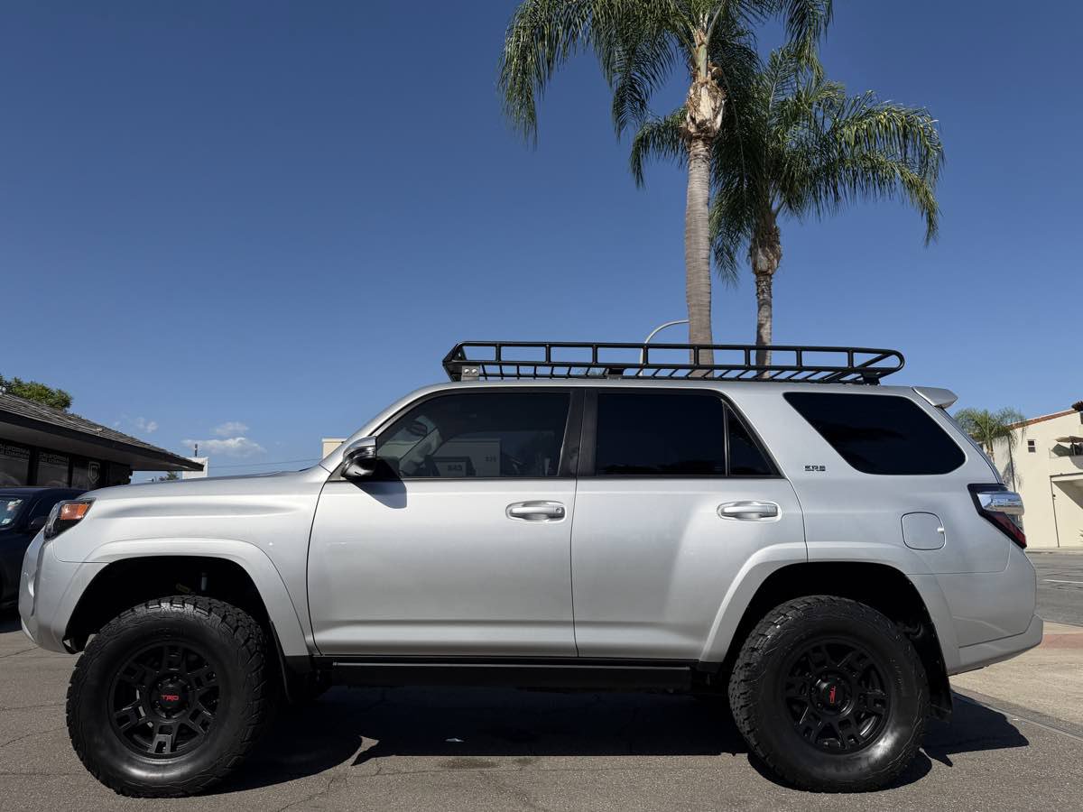 Used 2019 Toyota 4Runner SR5 Premium w/ Convenience Package AWD/4WD image 2