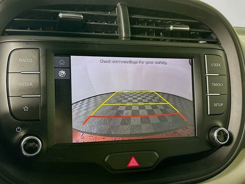 Used 2023 Kia Soul LX image 18