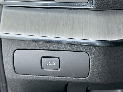 Used 2025 Volvo XC90 B5 Core image 17