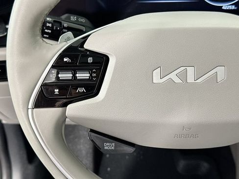 Used 2023 Kia Niro Wave FWD image 24