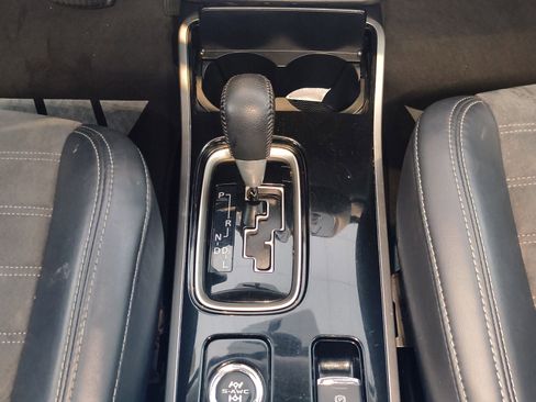 Used 2019 Mitsubishi Outlander ES image 16