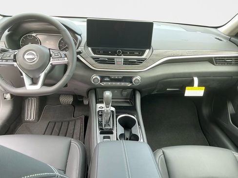 New 2025 Nissan Altima 2.5 SL image 11