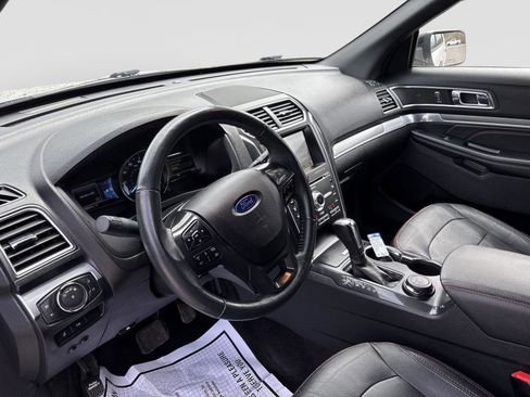 Used 2018 Ford Explorer Sport w/ Equipment Group 401A AWD/4WD image 14