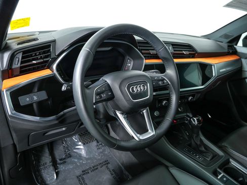 Used 2019 Audi Q3 2.0T Premium Plus w/ Premium Plus Package AWD/4WD image 4
