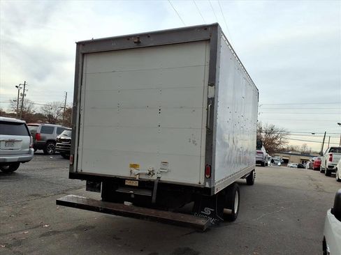 Used 2019 Ford E-350 and Econoline 350 Super Duty w/ Power Windows & Locks Group image 3