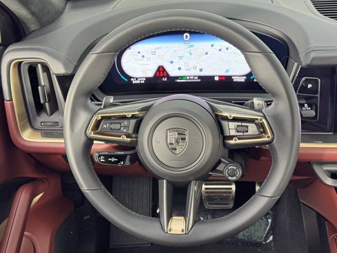 Used 2025 Porsche Cayenne Turbo image 22