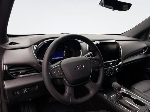 Used 2023 Chevrolet Traverse RS w/ LPO, Cargo Package image 10