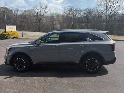 Used 2025 Kia Sorento S w/ Panoramic Sunroof Package image 11