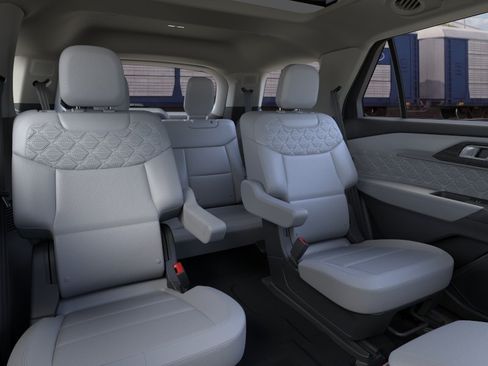 New 2026 Ford Explorer Platinum AWD/4WD image 11