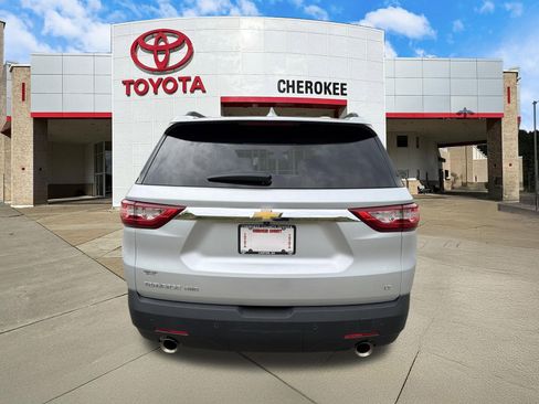Used 2020 Chevrolet Traverse LT w/ Driver Confidence II Package AWD/4WD image 6
