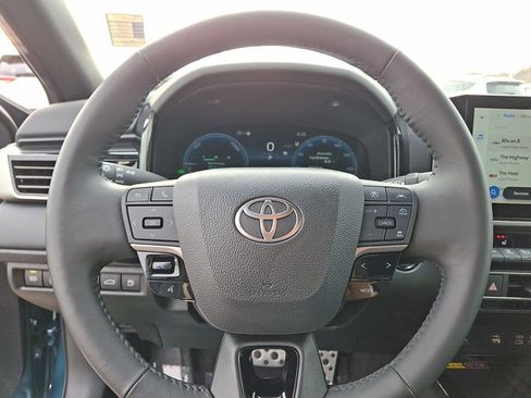 Used 2025 Toyota Camry XSE image 18
