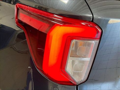 Used 2023 Ford Explorer ST-Line AWD/4WD image 32
