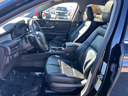 Used 2022 Lincoln Corsair AWD w/ Premium Package image 11