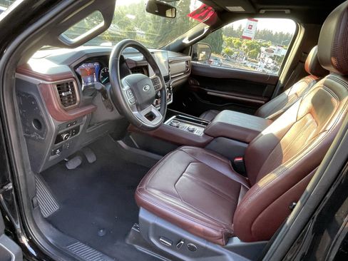 Used 2024 Ford Expedition Max Limited AWD/4WD image 9