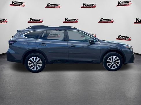 Used 2022 Subaru Outback Premium image 4