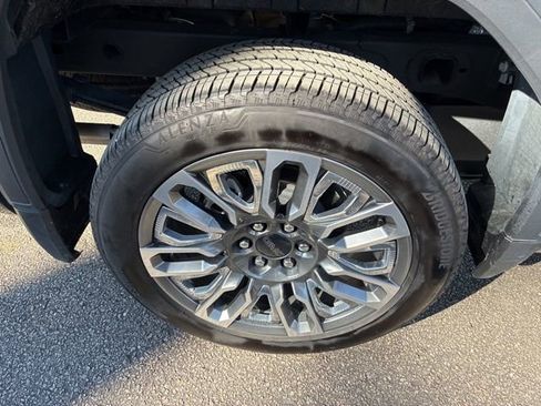 Used 2025 GMC Sierra 1500 Denali Ultimate image 15