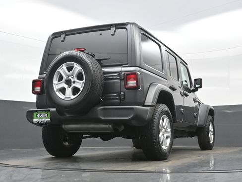 Used 2022 Jeep Wrangler Unlimited Sport image 29
