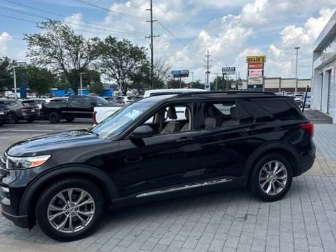 Used 2021 Ford Explorer XLT w/ Equipment Group 202A RWD image 13