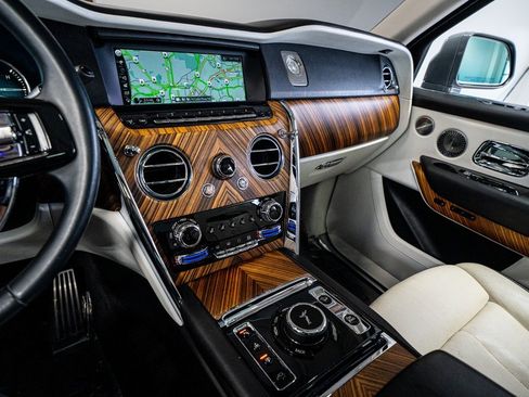 Used 2019 Rolls-Royce Cullinan image 47