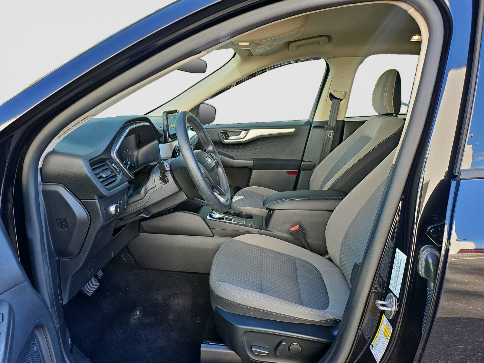 Used 2020 Ford Escape SE FWD image 13
